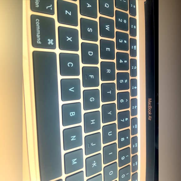 MacBook 13
